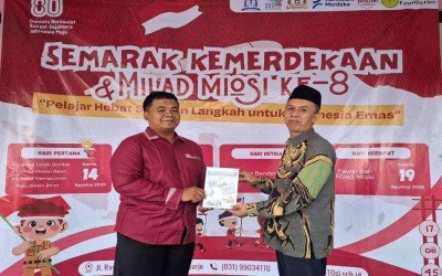 Buku “Miosi dalam Berita” Jadi Kado Milad Ke-8 SMP Miosi